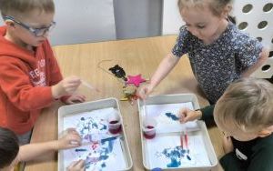 Warsztaty świąteczne w grupie Ekoludki (7)