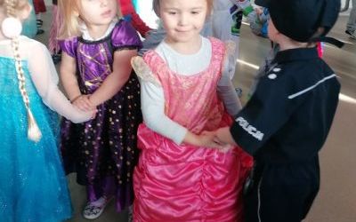 Kolorowy bal karnawałowy  (8)