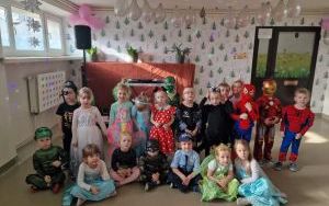 Kolorowy bal karnawałowy  (1)