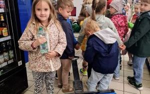 Żabki na zakupach (3)