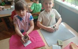 Zabawy sztuką - warsztaty ceramiczne starszaków (2)