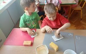 Zabawy sztuką - warsztaty ceramiczne starszaków (5)