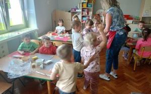 Zabawy sztuką - warsztaty ceramiczne starszaków (7)