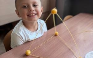 Oleśnickie Bystrzaki - zabawy z figurami geometrycznymi (1)