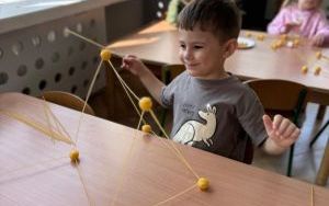 Oleśnickie Bystrzaki - zabawy z figurami geometrycznymi (3)