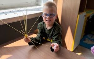 Oleśnickie Bystrzaki - zabawy z figurami geometrycznymi (8)