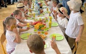 Pożegnanie przedszkola przez grupę Żabki (1)