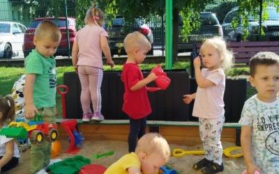 Nasze pierwsze kroki w przedszkolu (6)