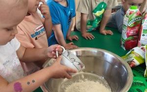 Święto Jabłka w grupie Puchatki (8)