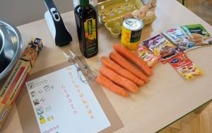 Żabki pieką ciasto (18)