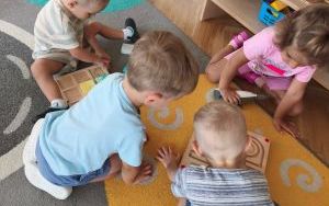 Pierwsze dni Puchatków w przedszkolu (6)
