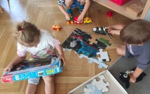 Pierwsze dni Puchatków w przedszkolu (16)