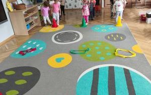 Pierwsze dni Puchatków w przedszkolu (9)