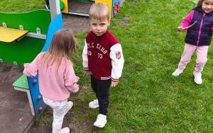 Pierwsze dni Puchatków w przedszkolu (5)