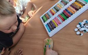 Pierwsze dni Puchatków w przedszkolu (8)