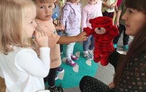 Pierwsze dni Puchatków w przedszkolu (4)