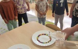 Jesienne zabawy kolorami (9)