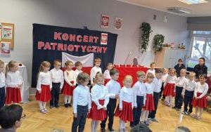 Koncert Patriotyczny w grupie Biedronki (4)