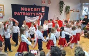 Koncert Patriotyczny w grupie Biedronki (3)