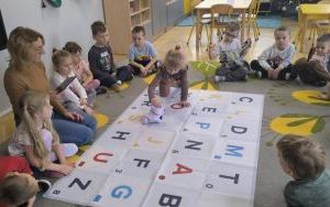Literkowe zabawy z matą do kodowania (7)