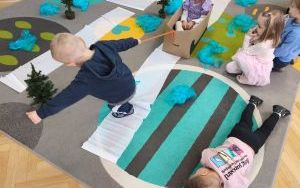 Puchatki poznają sporty zimowe (4)