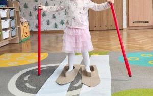 Puchatki poznają sporty zimowe (5)
