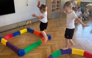 Zabawy gimnastyczne (2)